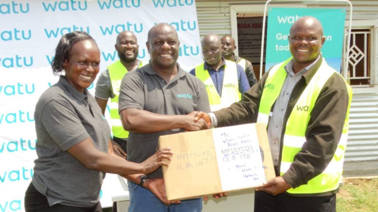 Watu officials handing over office equipment to Kisumu boda boda county office. PHOTO/COURTESY